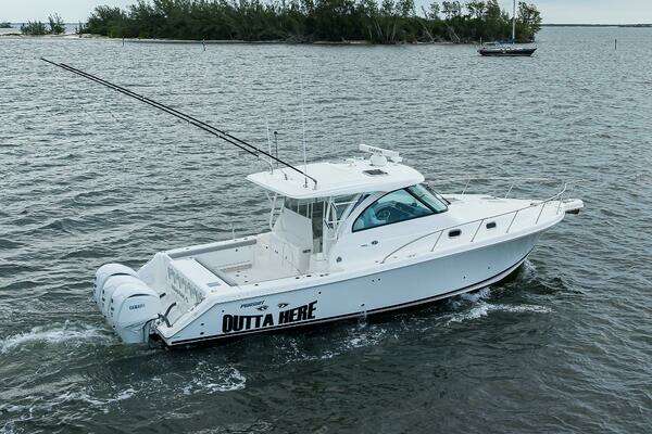 Pursuit 385 Offshore Yacht For Sale