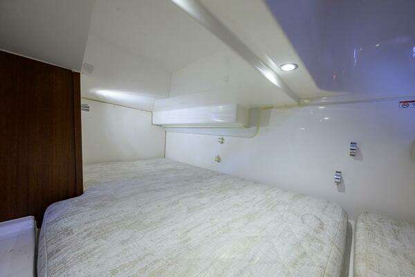 Pursuit 385 Offshore Yacht For Sale