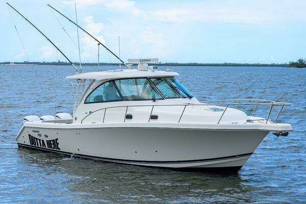 Pursuit 385 Offshore Yacht For Sale