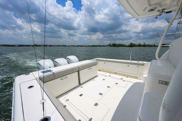 Pursuit 385 Offshore Yacht For Sale