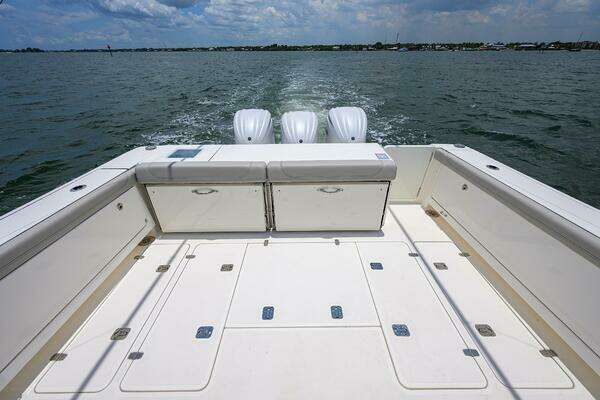 Pursuit 385 Offshore Yacht For Sale