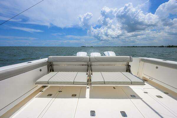 Pursuit 385 Offshore Yacht For Sale