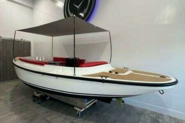 Photo of the 2023 Vision Fantail 217