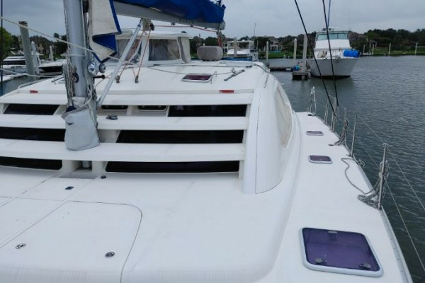 Robertson & Caine Leopard 46 Yacht For Sale