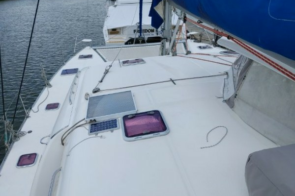 Robertson & Caine Leopard 46 Yacht For Sale
