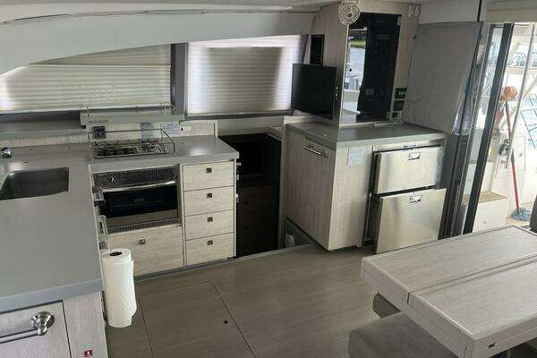 Leopard 43 Powercat Yacht For Sale