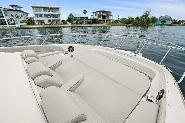 Sea Ray 320 DA-OB Yacht For Sale