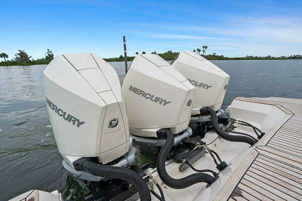 Sea Ray 320 DA-OB Yacht For Sale