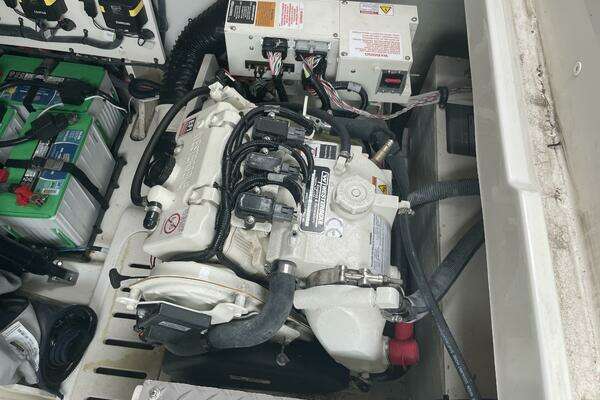 Sea Ray 320 DA-OB Yacht For Sale