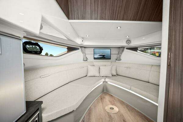 Sea Ray 320 DA-OB Yacht For Sale