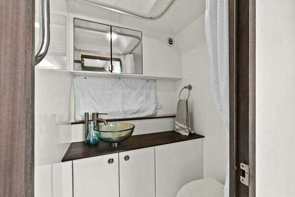 Sea Ray 320 DA-OB Yacht For Sale