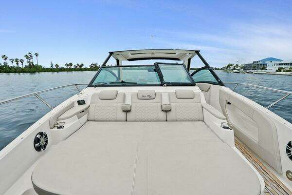 Sea Ray 320 DA-OB Yacht For Sale