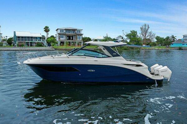 Sea Ray 320 DA-OB Yacht For Sale