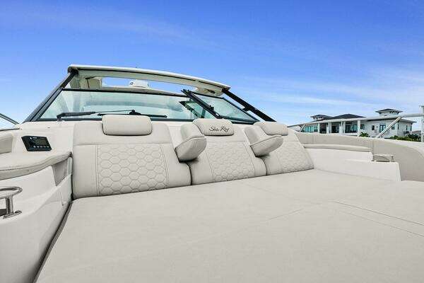 Sea Ray 320 DA-OB Yacht For Sale