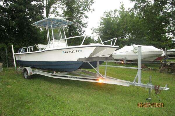 Photo of the 2007 Twin Vee Catamaran "22' Twin Vee"