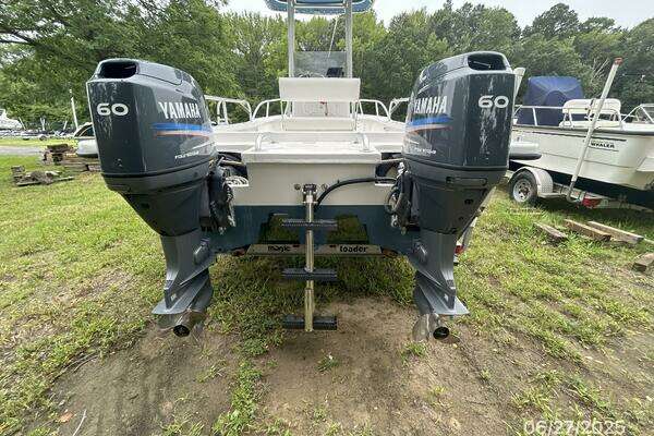 Photo of the 2007 Twin Vee Catamaran "22' Twin Vee"