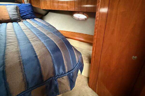 Cruisers Yachts 420 Express Yacht For Sale