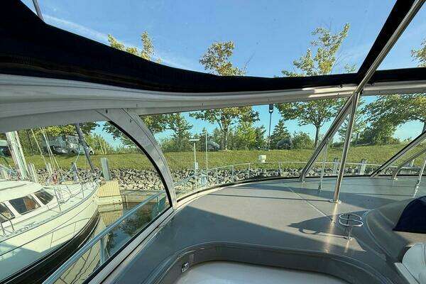 2006 Cruisers Yachts 42