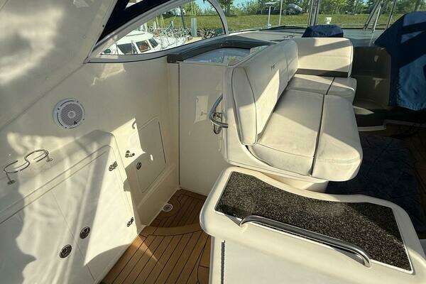Cruisers Yachts 420 Express Yacht For Sale