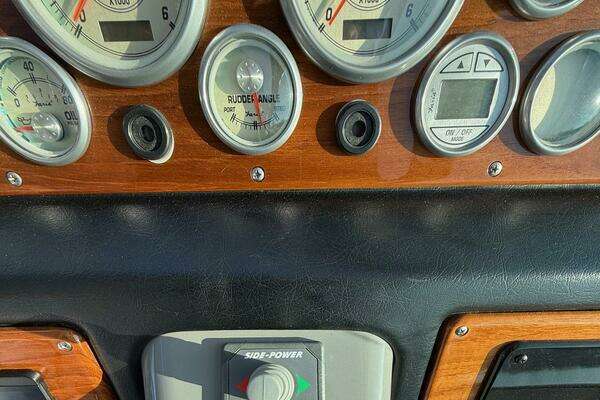 Cruisers Yachts 420 Express Yacht For Sale