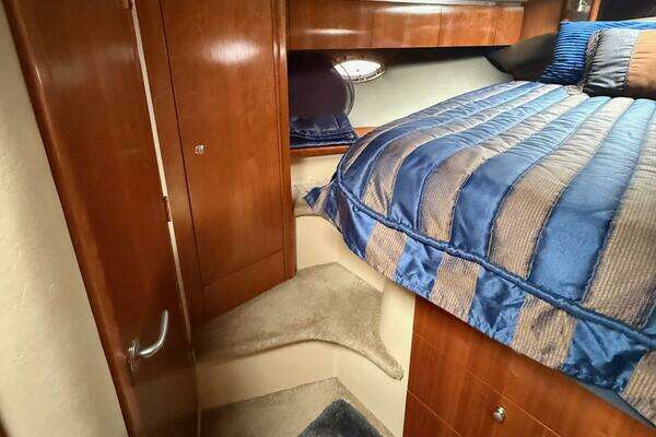 Cruisers Yachts 420 Express Yacht For Sale