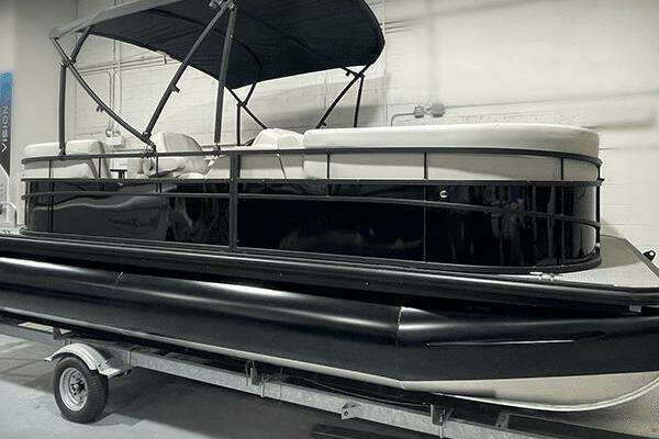 Photo of the 2024 Vision WX Tritoon "WX-20"