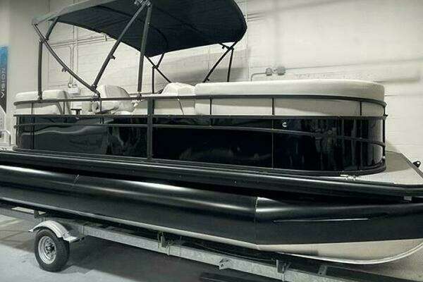 Photo of the 2024 Vision WX Tritoon "WX-003"