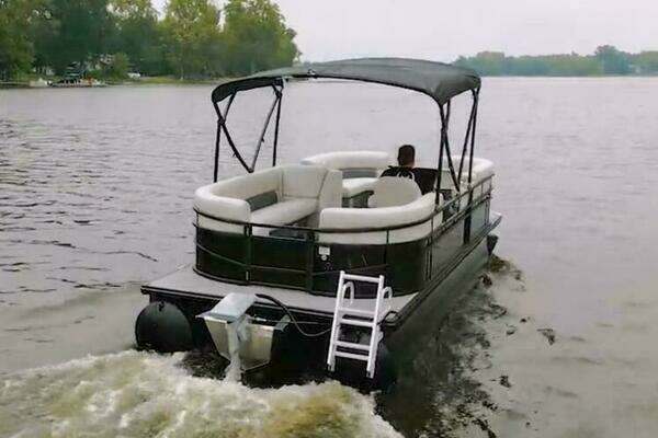 Photo of the 2024 Vision WX Tritoon "WX-003"