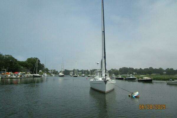 Photo of the 1995 Freedom 40/40 "Shari"