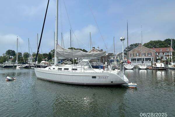 Photo of the 1995 Freedom 40/40 "Shari"