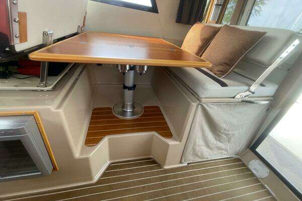 Cutwater 30 Sedan Yacht For Sale