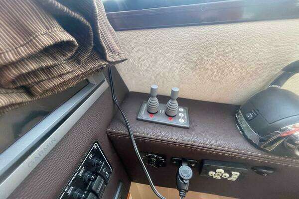 Cutwater 30 Sedan Yacht For Sale
