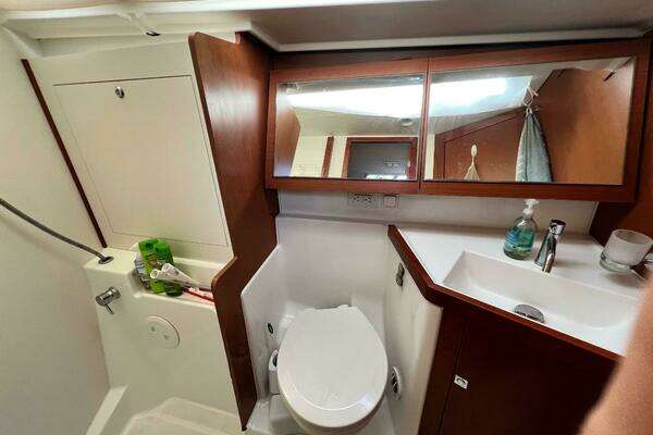 Beneteau Oceanis 45 Yacht For Sale