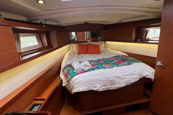 Beneteau Oceanis 45 Yacht For Sale