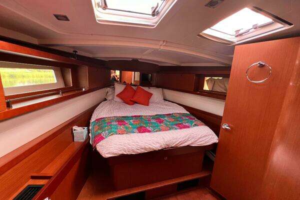 Beneteau Oceanis 45 Yacht For Sale