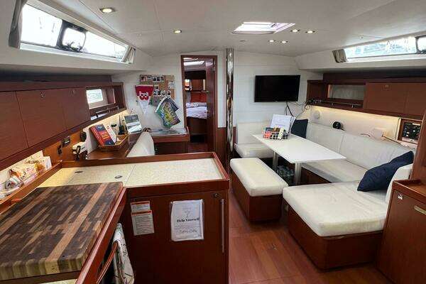 Beneteau Oceanis 45 Yacht For Sale