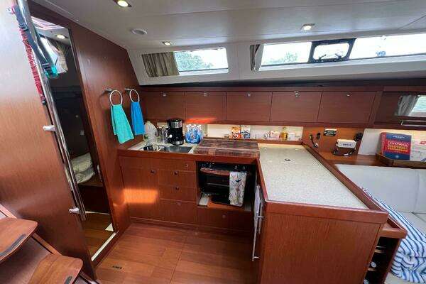 Beneteau Oceanis 45 Yacht For Sale