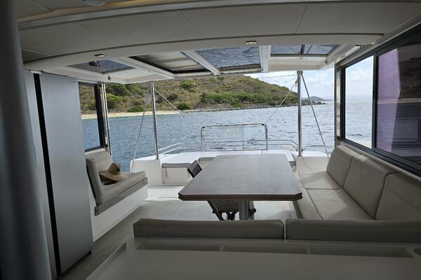 Tropical D Tour 43ft Bali Yacht For Sale