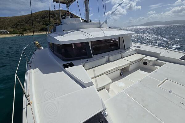 Tropical D Tour 43ft Bali Yacht For Sale