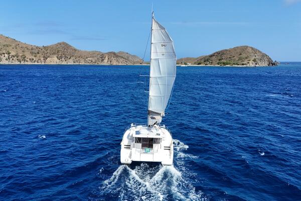 Tropical D Tour 43ft Bali Yacht For Sale