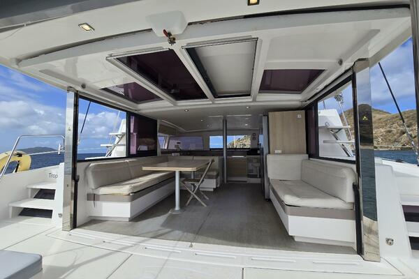 Tropical D Tour 43ft Bali Yacht For Sale