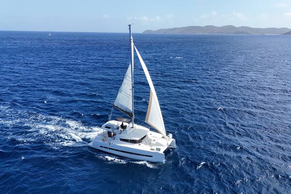 Tropical D Tour 43ft Bali Yacht For Sale