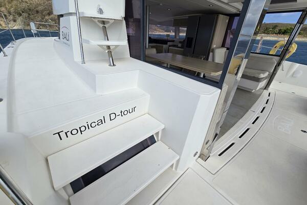 Tropical D Tour 43ft Bali Yacht For Sale