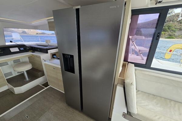 Tropical D Tour 43ft Bali Yacht For Sale