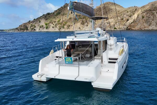 Tropical D Tour 43ft Bali Yacht For Sale