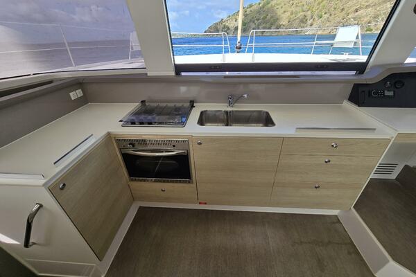 Tropical D Tour 43ft Bali Yacht For Sale