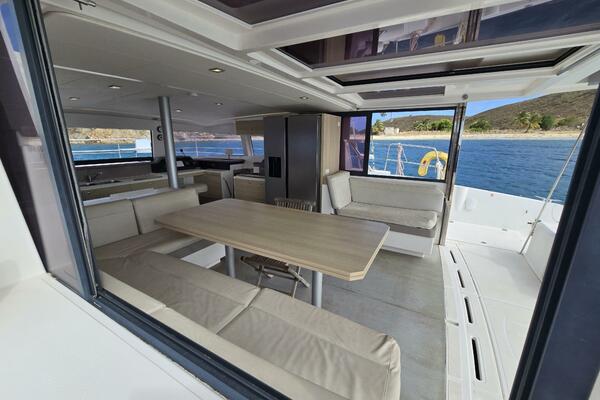 Tropical D Tour 43ft Bali Yacht For Sale