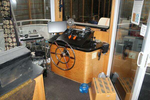 Sumerset 75 Houston Yacht For Sale