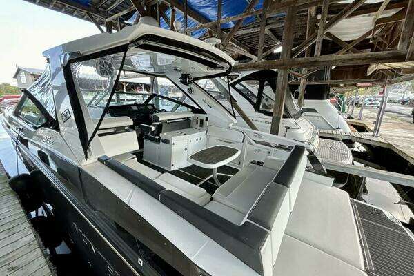 Monterey 378 Super Express Yacht For Sale