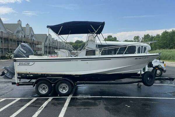 21-ft-Boston Whaler-1993-21 Outrage- Harrison Township Michigan United States  yacht for sale